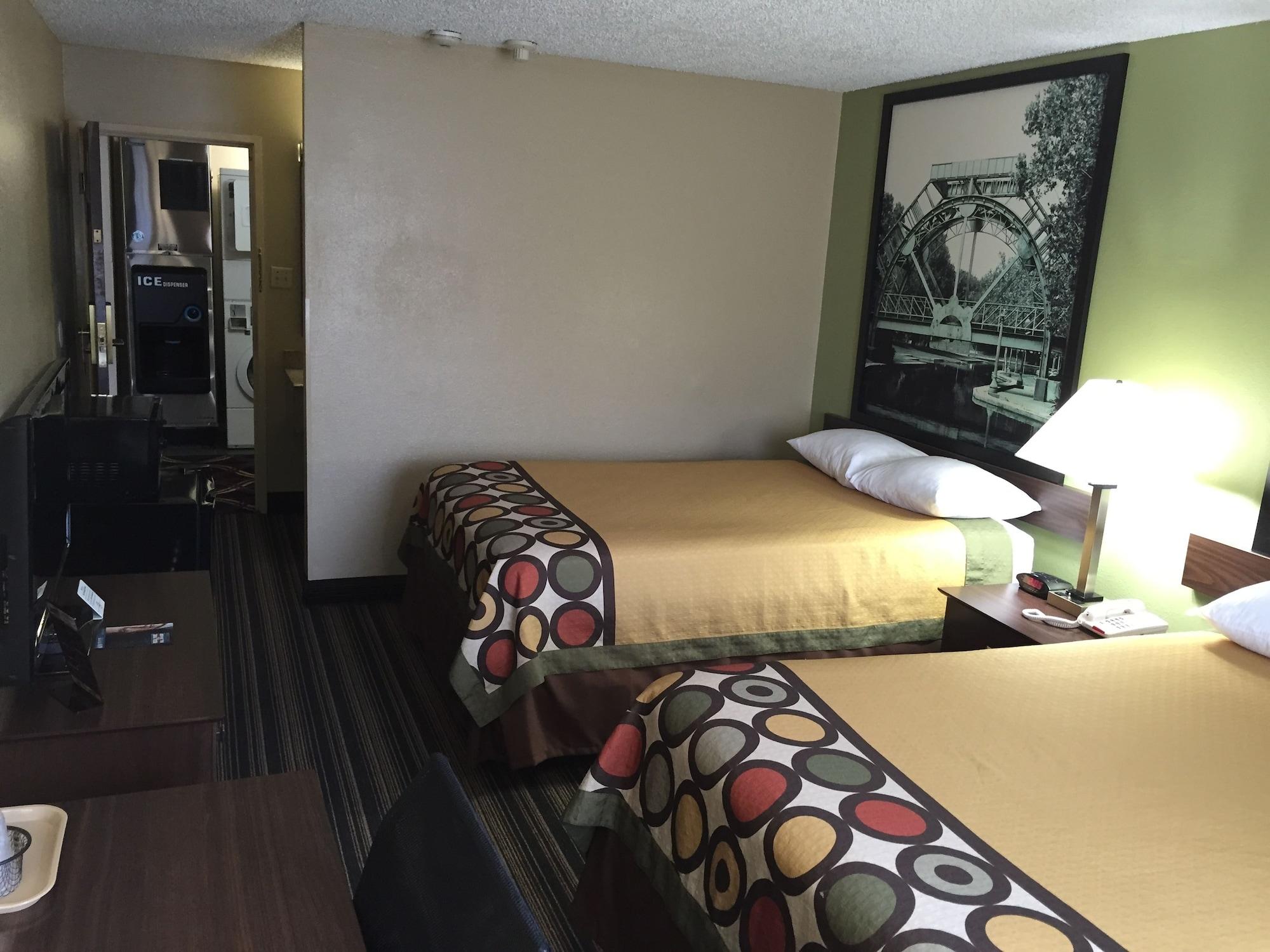 Super 8 By Wyndham Natchitoches Motel Exterior photo
